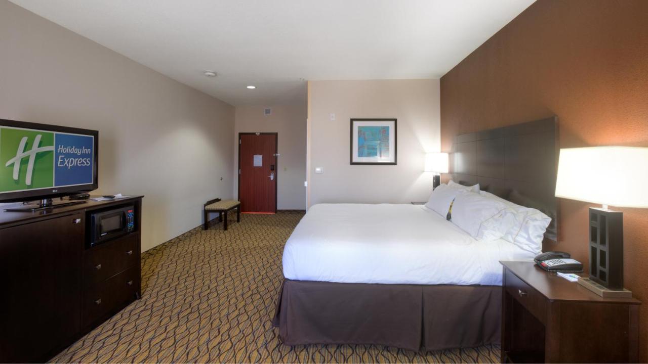 King Room at Holiday Inn Express Hotel & Suites Elk City by IHG