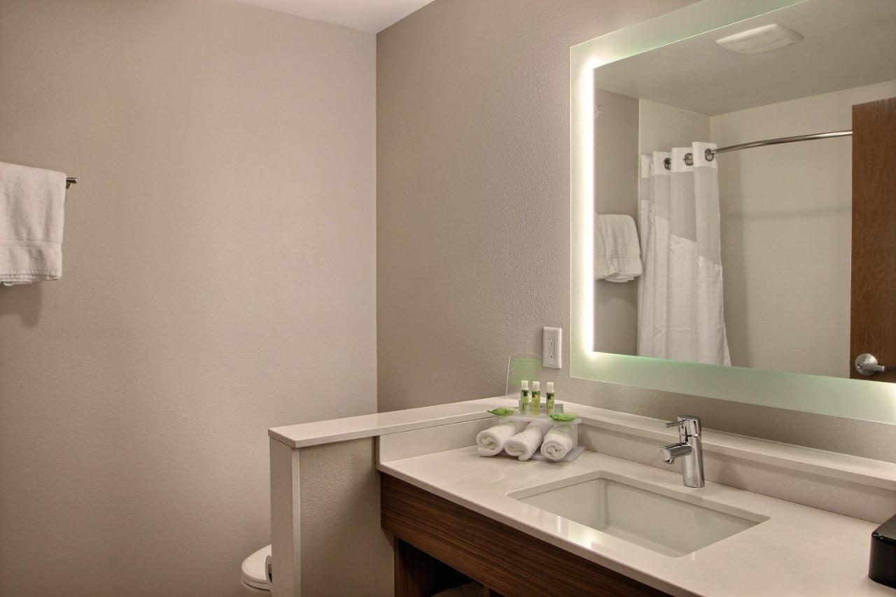 Twin Room - Non-Smoking at Holiday Inn Express & Suites Fond Du Lac by IHG
