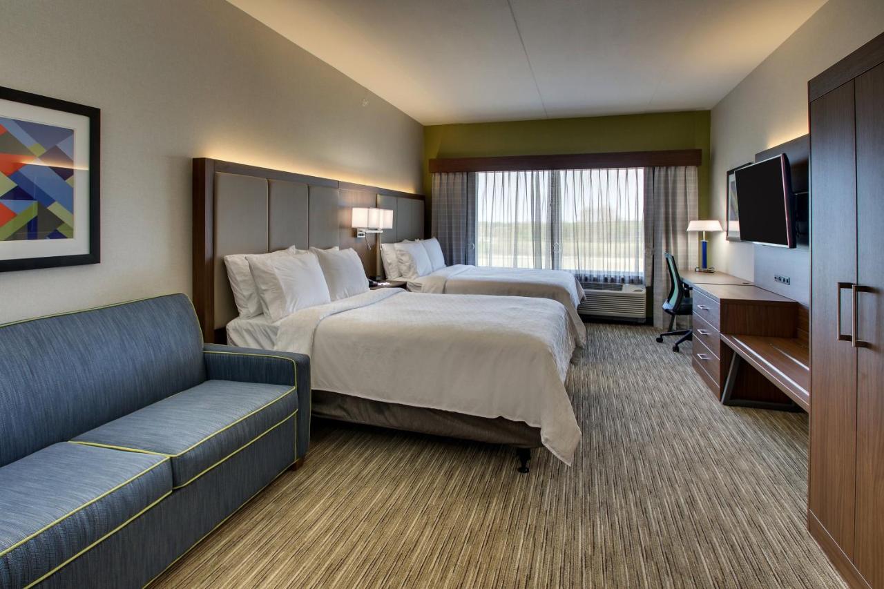 Deluxe Suite - Mobility Accessible - Non-Smoking at Holiday Inn Express & Suites Findlay North by IHG
