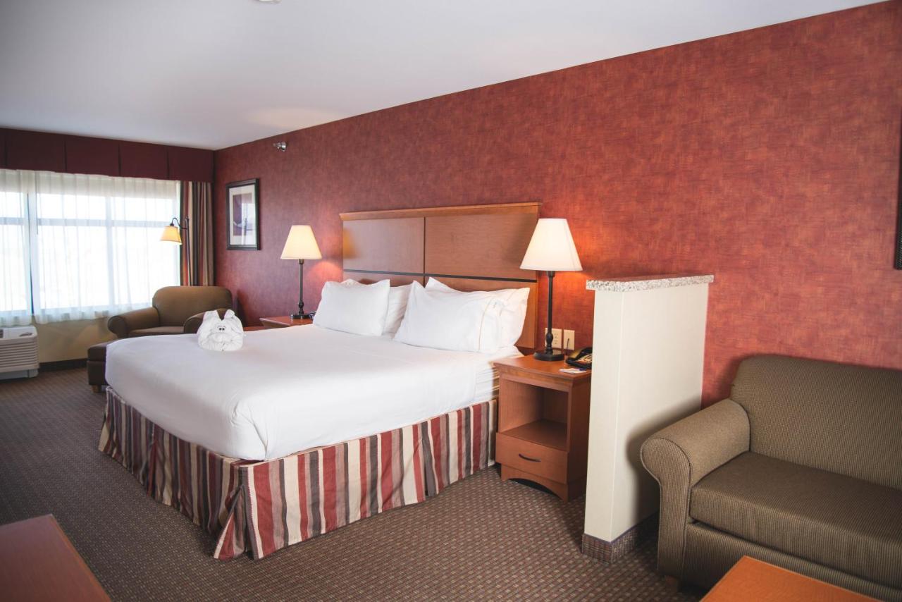  | Holiday Inn Express & Suites Loveland