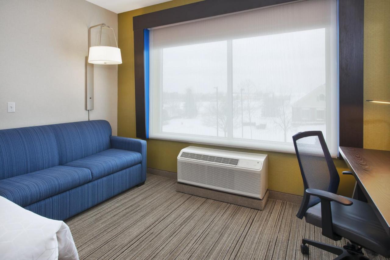 Two-Bedroom Suite - Mobility Accessible Tub at Holiday Inn Express Auburn Hills South by IHG