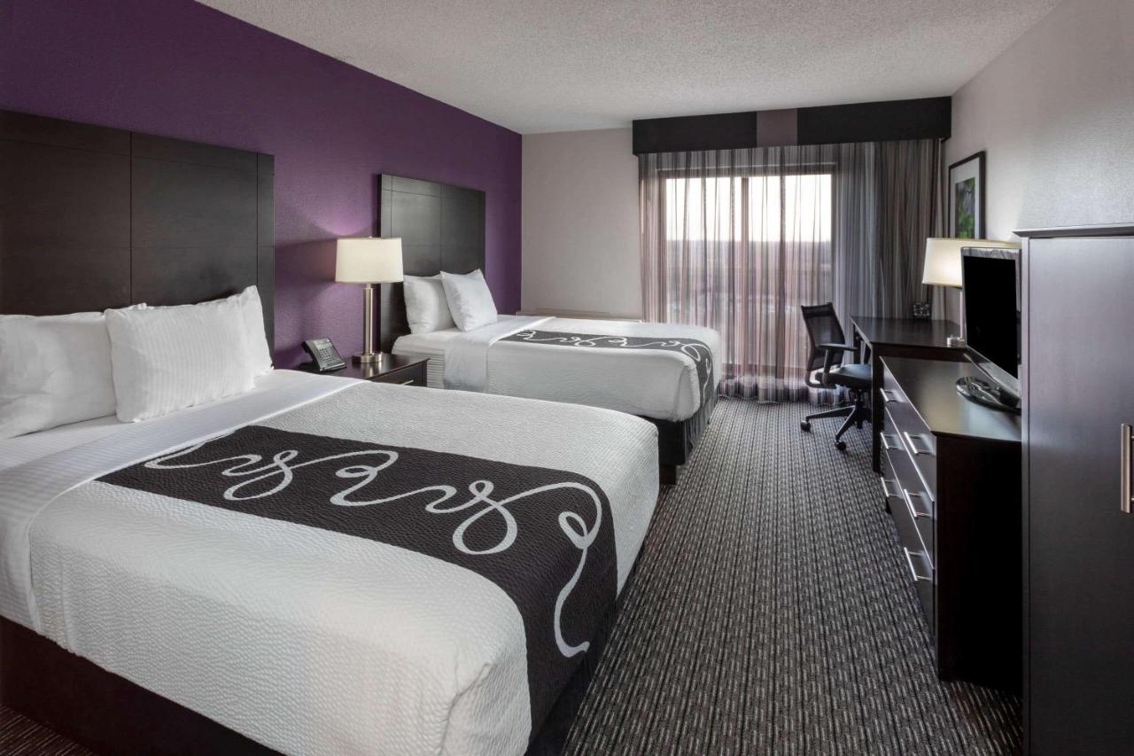 Deluxe Double Room with Two Double Beds at Bloom Hotel