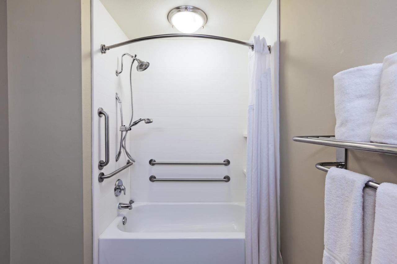 King Room - Disability Access/Non-Smoking at Holiday Inn Express & Suites Eagle Pass by IHG