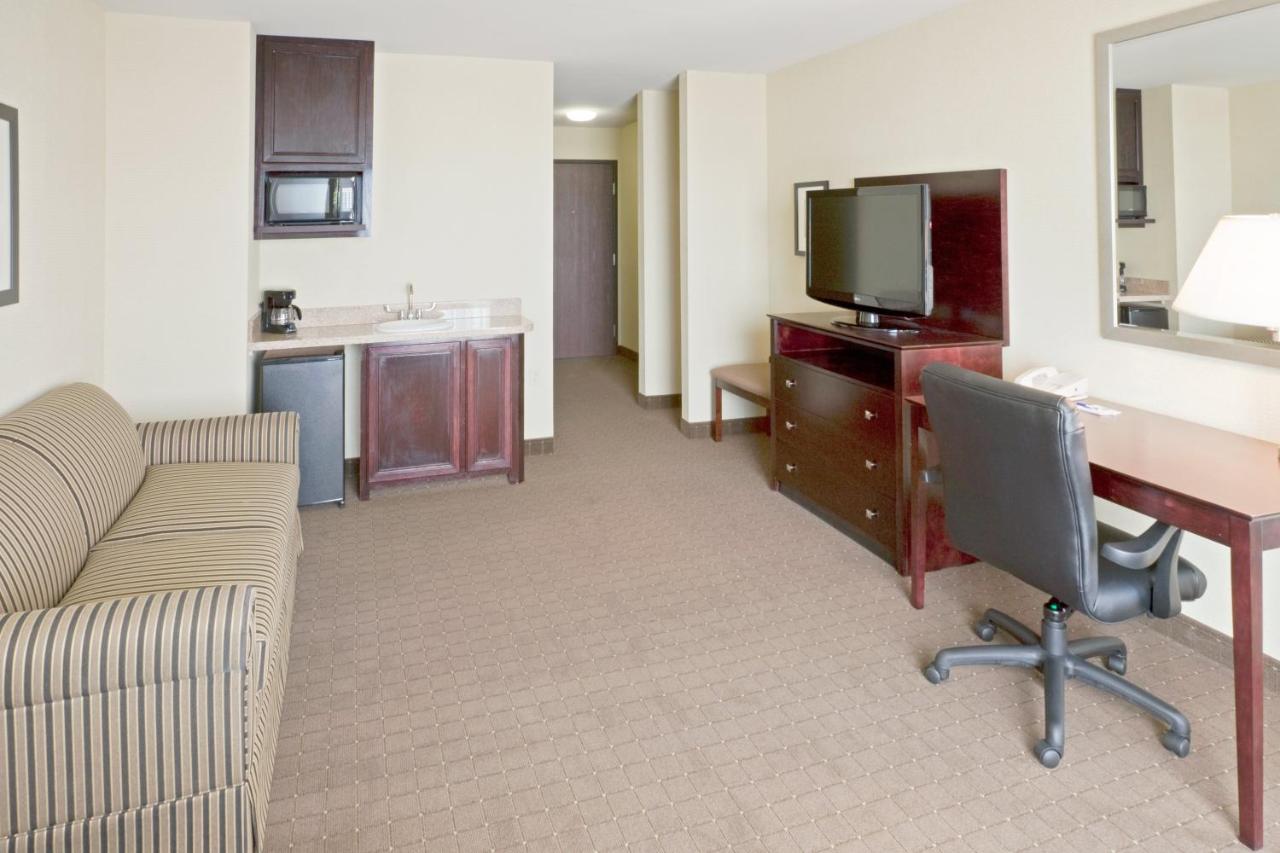 King Suite - Non-Smoking at Holiday Inn Express & Suites Eagle Pass by IHG
