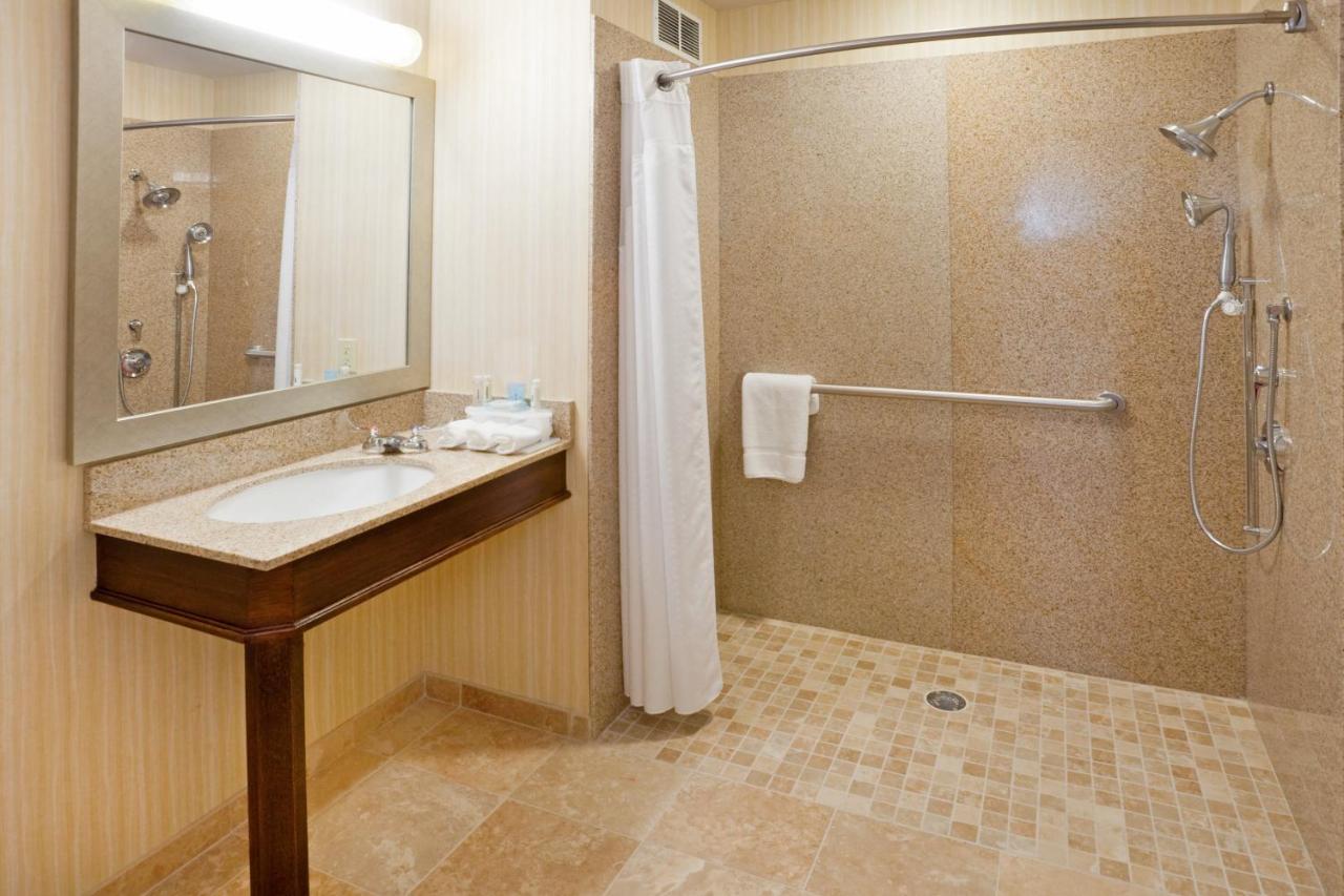 Room Selected at Check-In at Holiday Inn Express & Suites Eagle Pass by IHG