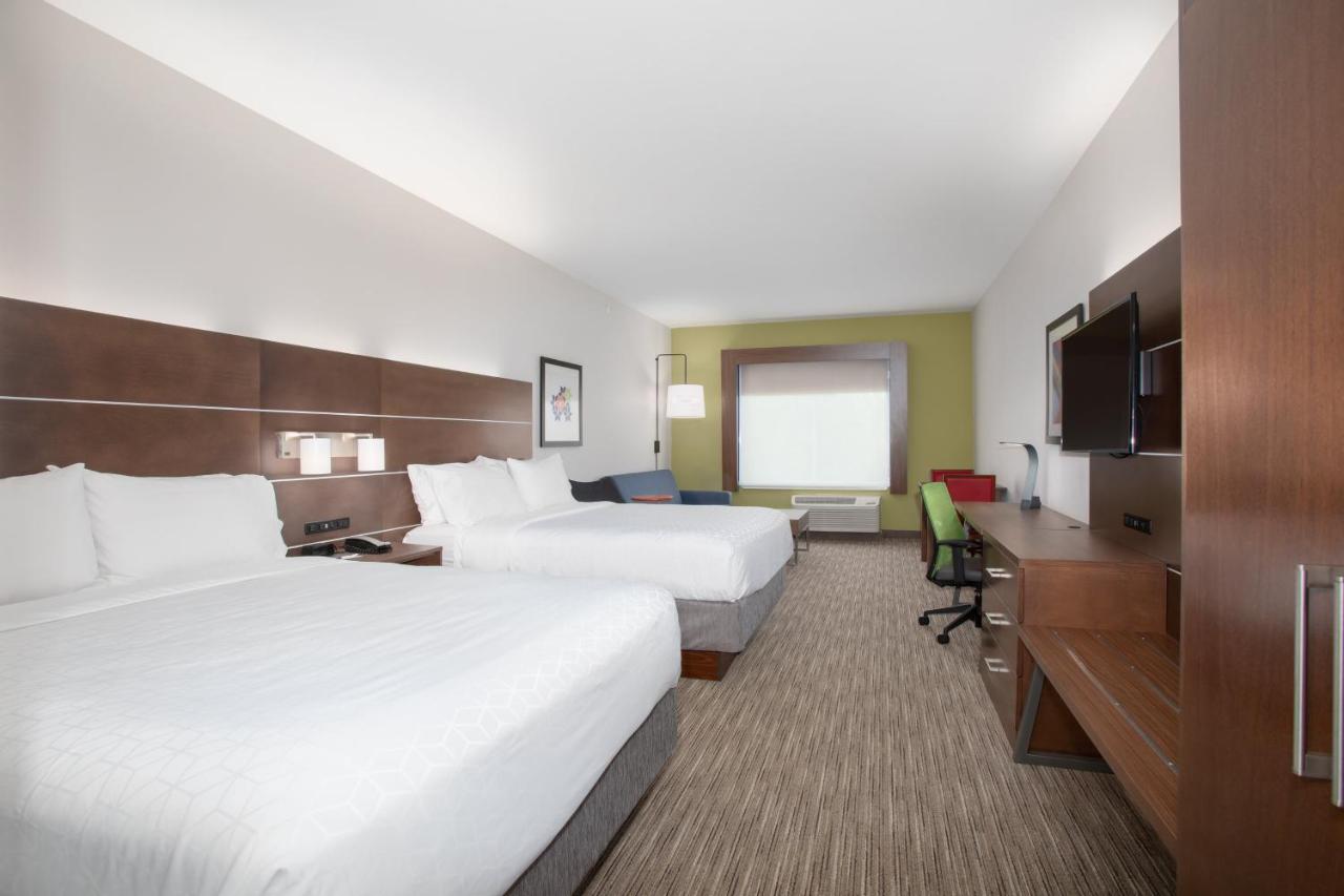 Suite - Non-Smoking at Holiday Inn Express & Suites Sterling by IHG