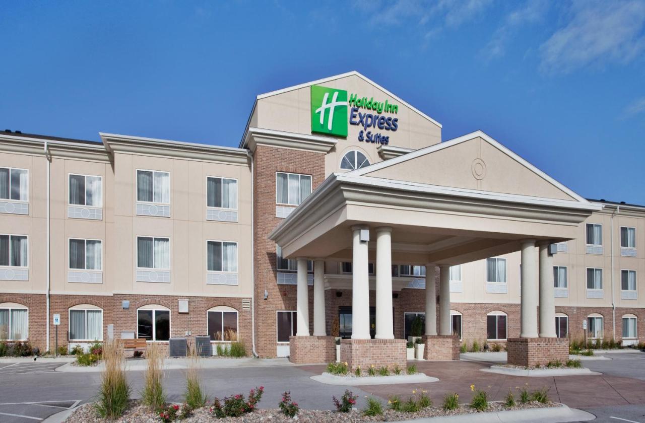  | Holiday Inn Express & Suites Cherry