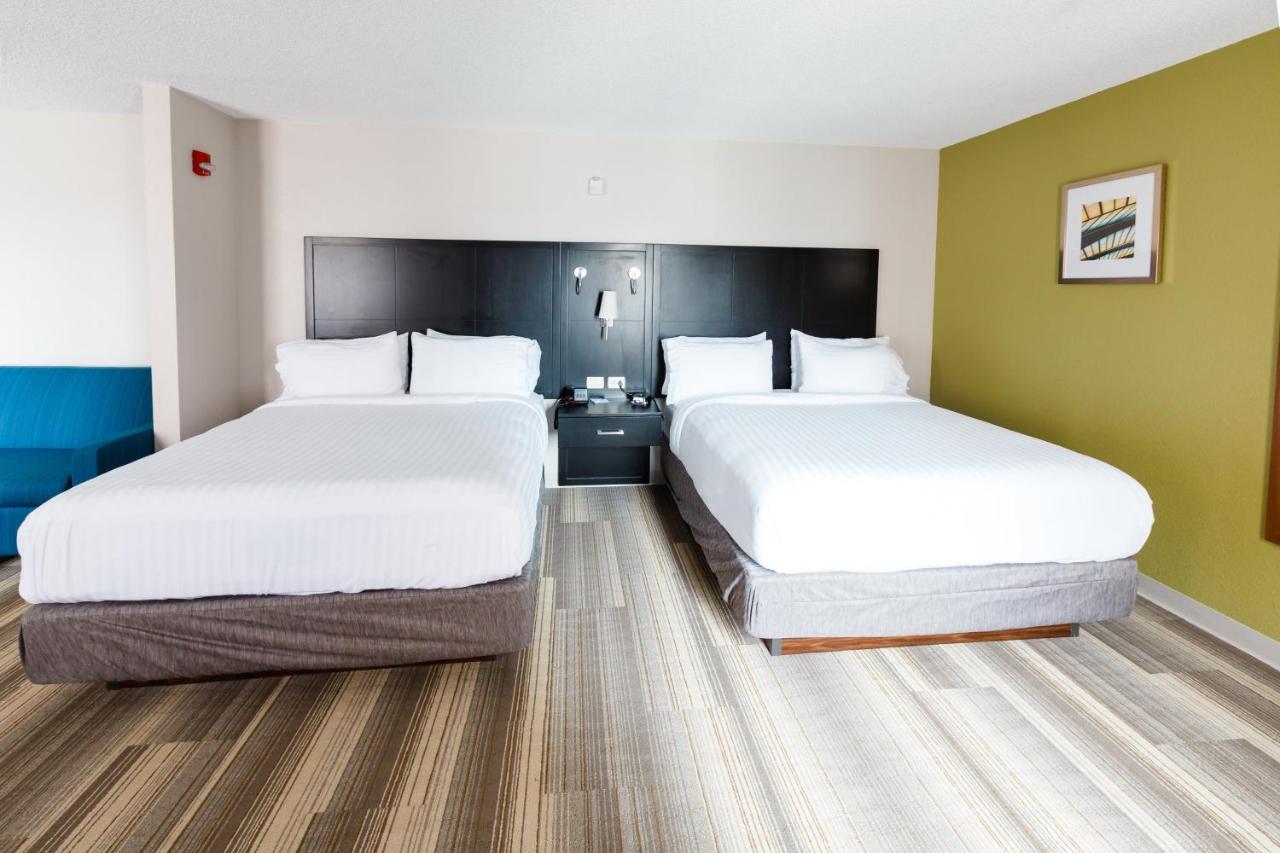 Queen Suite with Two Queen Beds and Sofa Bed at Holiday Inn Express & Suites Shelbyville by IHG