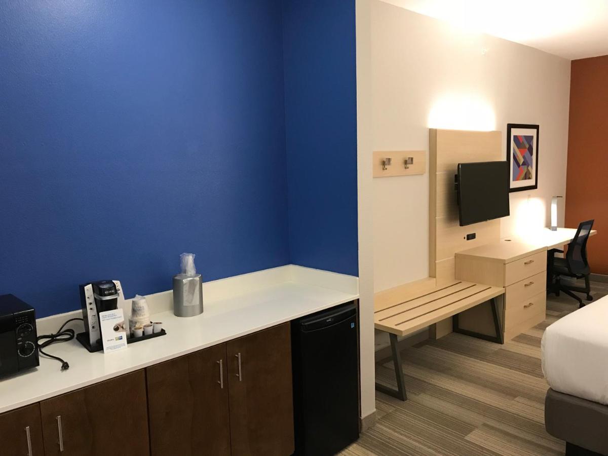 King Room - Disability Access/Non-Smoking at Holiday Inn Express Hotel & Suites Orlando South-Davenport by IHG