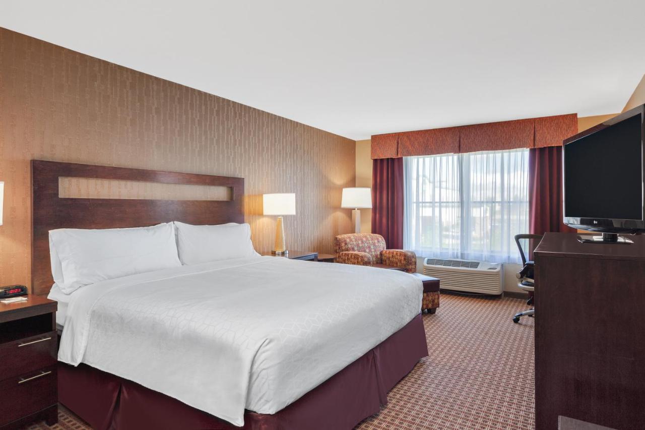 King Room at Holiday Inn Express & Suites Gillette by IHG