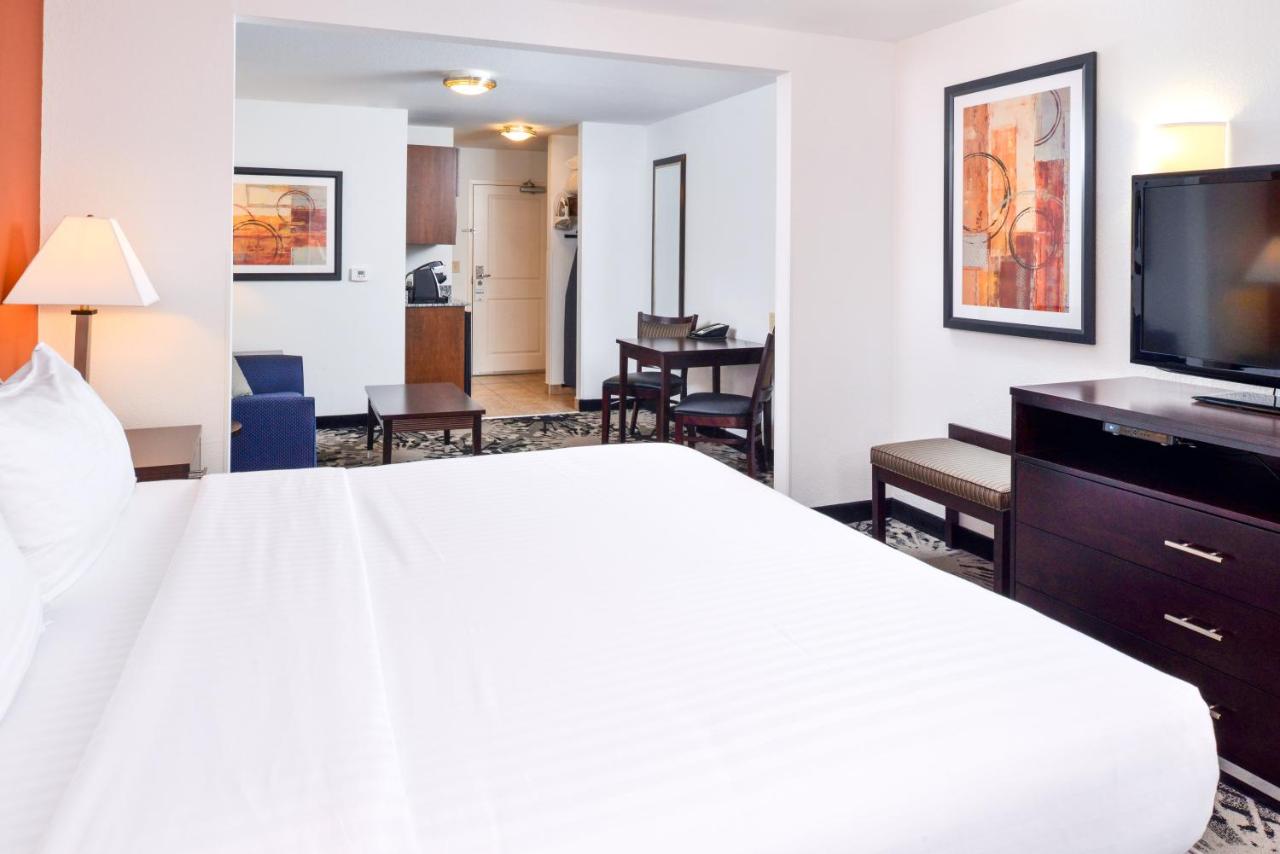 King Suite - Non-Smoking at Holiday Inn Express & Suites Greenfield by IHG