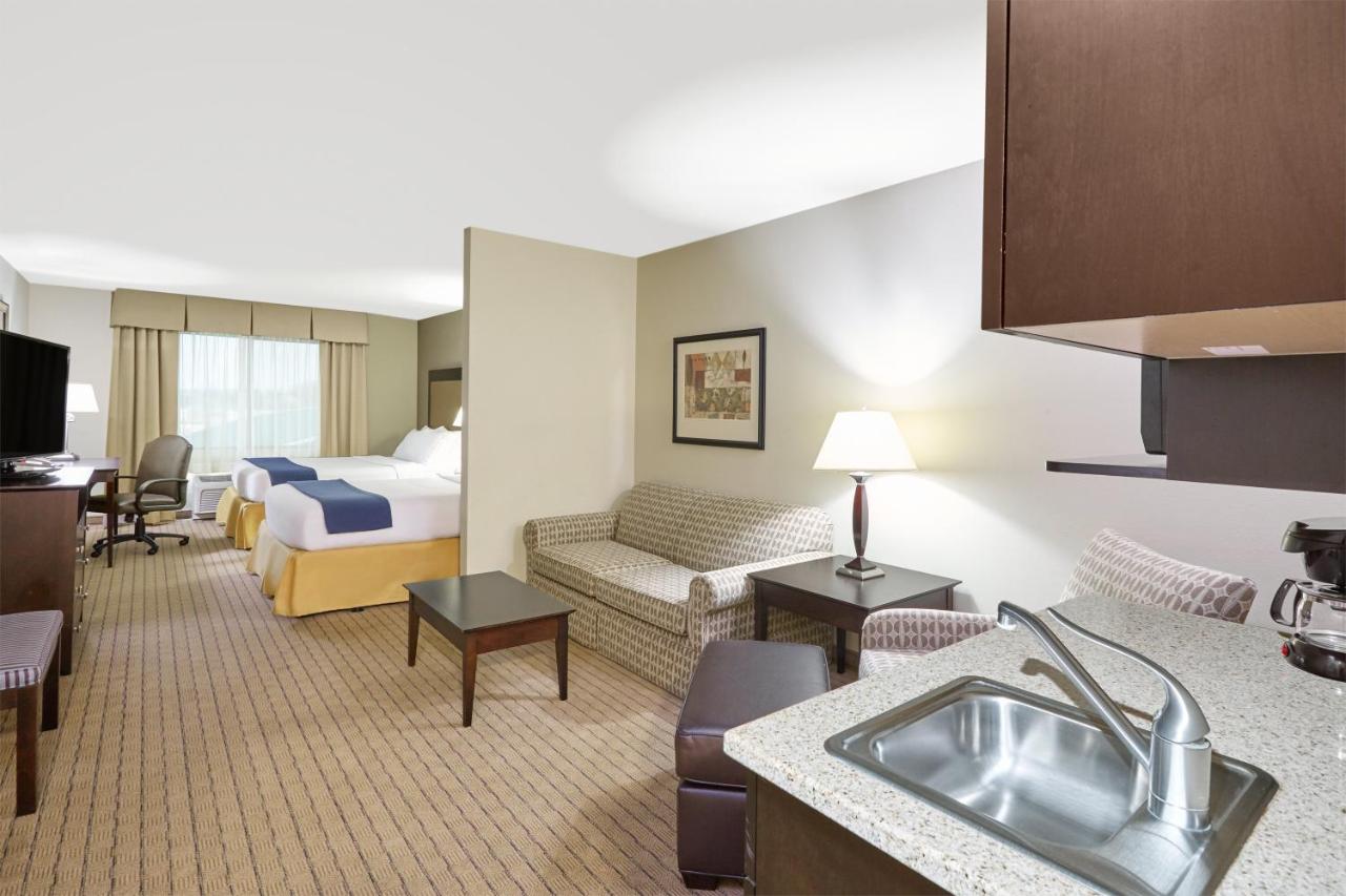 Queen Suite with Two Queen Beds and Sofa Bed at Holiday Inn Express Hotel & Suites Madison-Verona by IHG