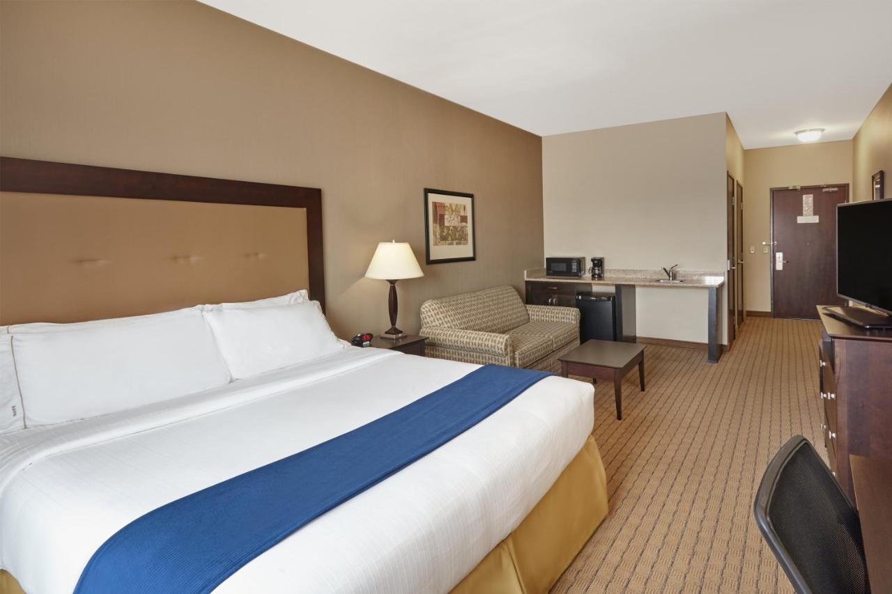 Suite - Mobility Access/Hearing Accessible at Holiday Inn Express Hotel & Suites Madison-Verona by IHG