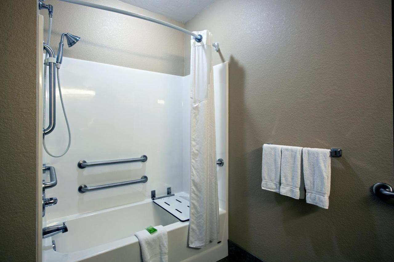 Suite with Mobility Accessible Tub - Non-Smoking at Holiday Inn Express & Suites Green Bay East by IHG