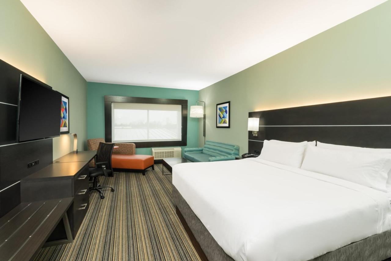 King Suite - Non-Smoking at Holiday Inn Express & Suites Greenville SE - Simpsonville by IHG