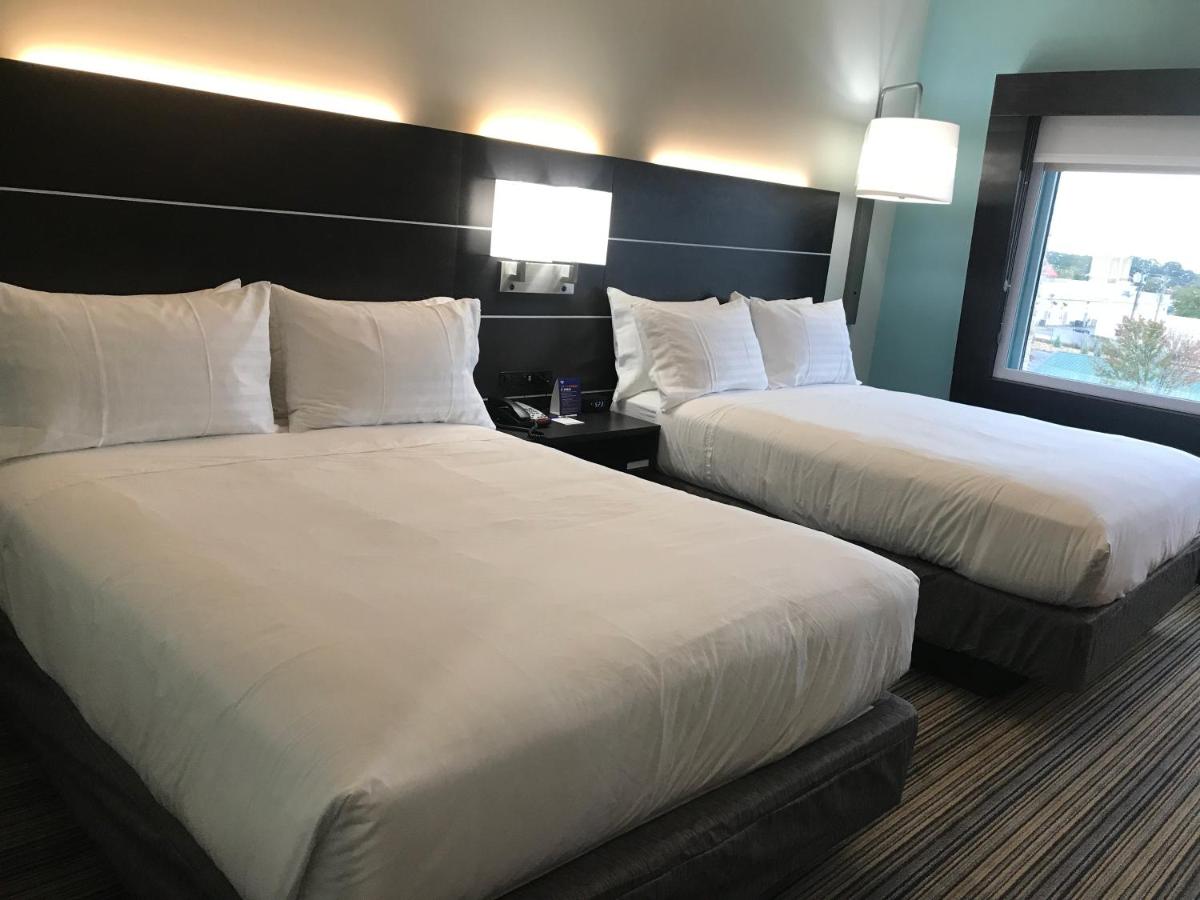 Queen Room with Two Queen Beds - Non-Smoking at Holiday Inn Express & Suites Greenville SE - Simpsonville by IHG