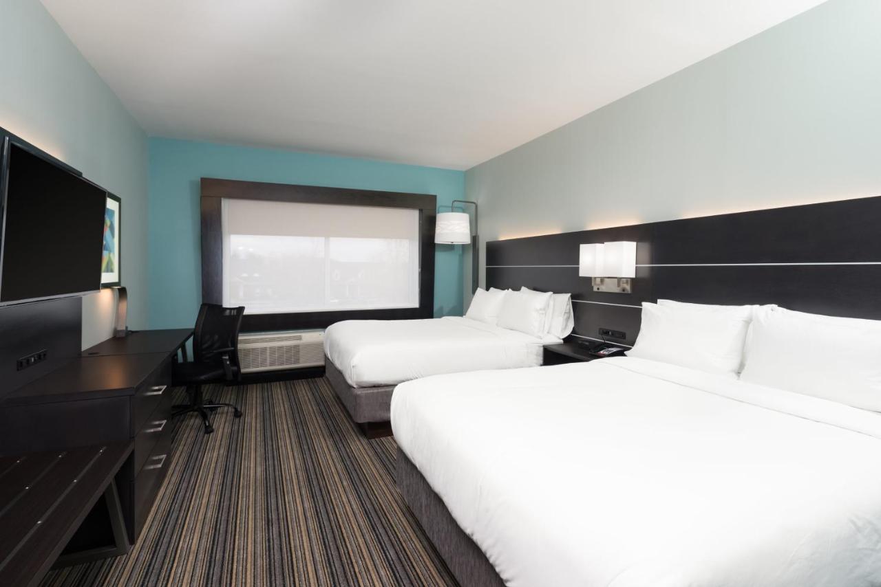 Queen Room with Two Queen Beds - Non-Smoking at Holiday Inn Express & Suites Greenville SE - Simpsonville by IHG