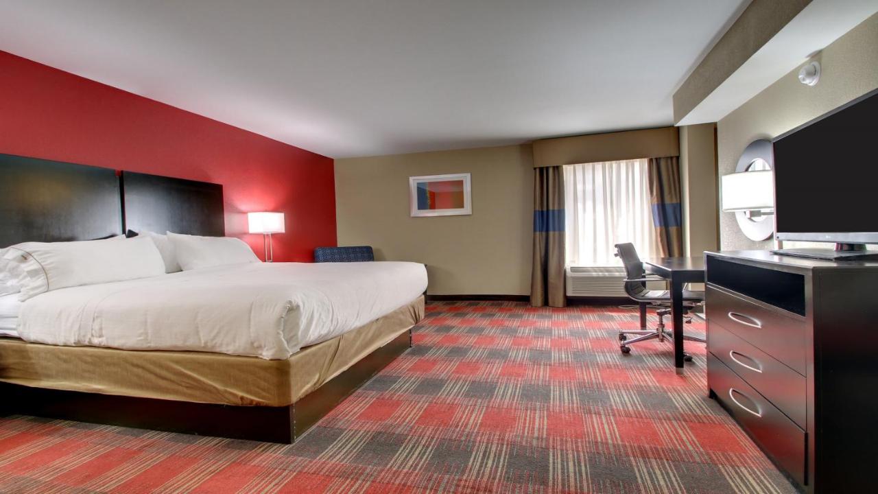 Executive King Room - Non-Smoking at Holiday Inn Express & Suites Jackson Downtown - Coliseum, an IHG Hotel