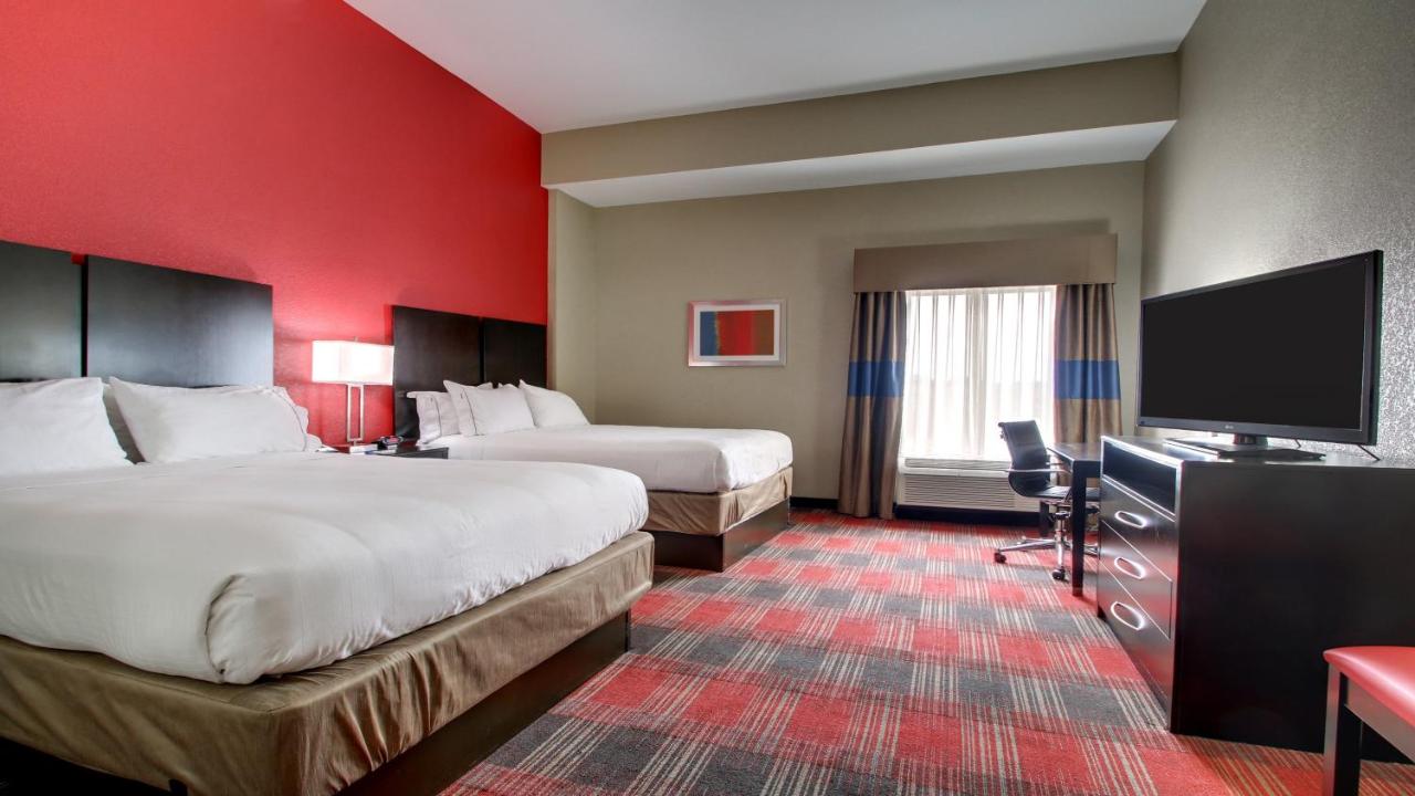 Suite at Holiday Inn Express & Suites Jackson Downtown - Coliseum, an IHG Hotel
