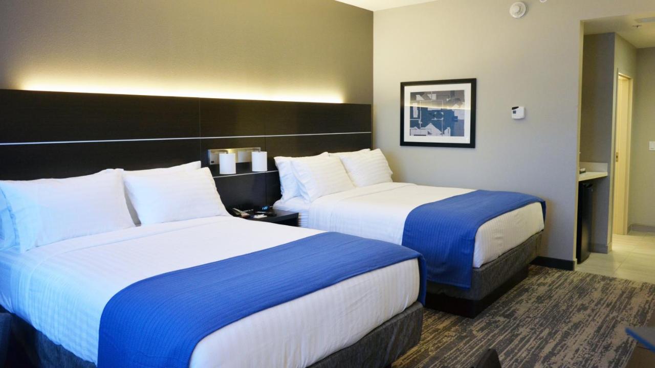 Queen Room with Two Queen Beds at Holiday Inn Express & Suites Jacksonville W - I295 and I10 by IHG