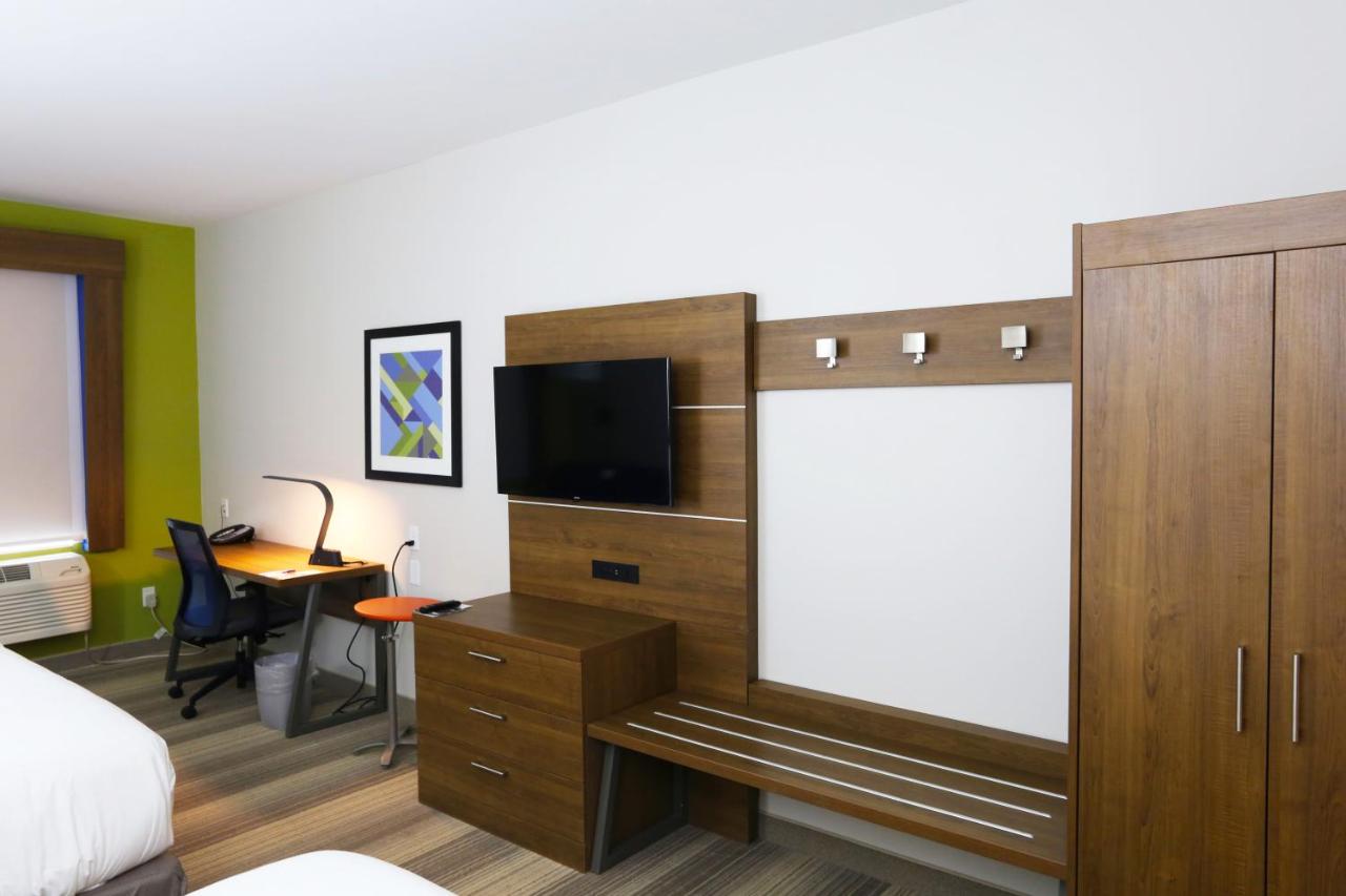 Queen Suite with Two Queen Beds - Non-Smoking at Holiday Inn Express & Suites Houston IAH - Beltway 8 by IHG