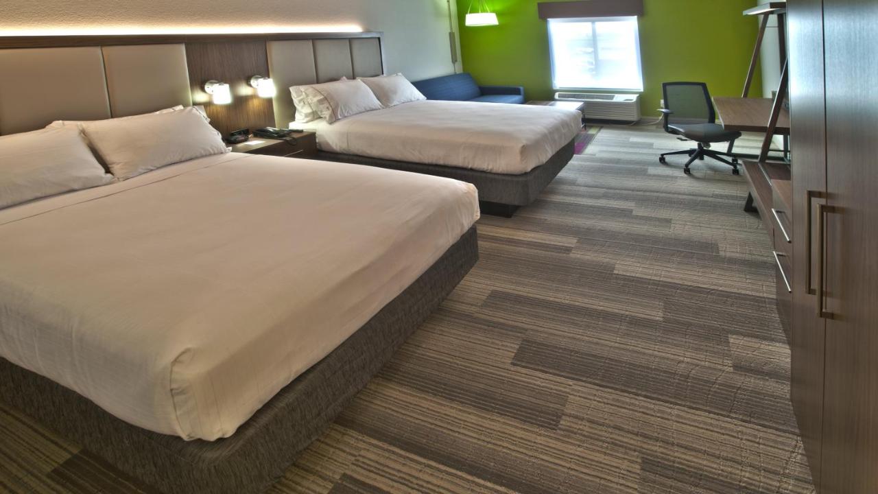Queen Suite with Two Queen Beds at Holiday Inn Express & Suites Evansville North by IHG