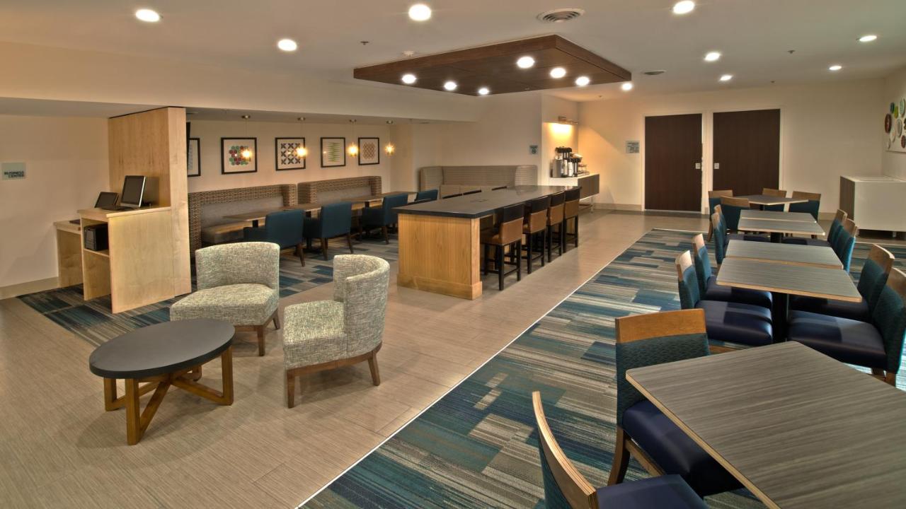  | Holiday Inn Express & Suites Evansville North