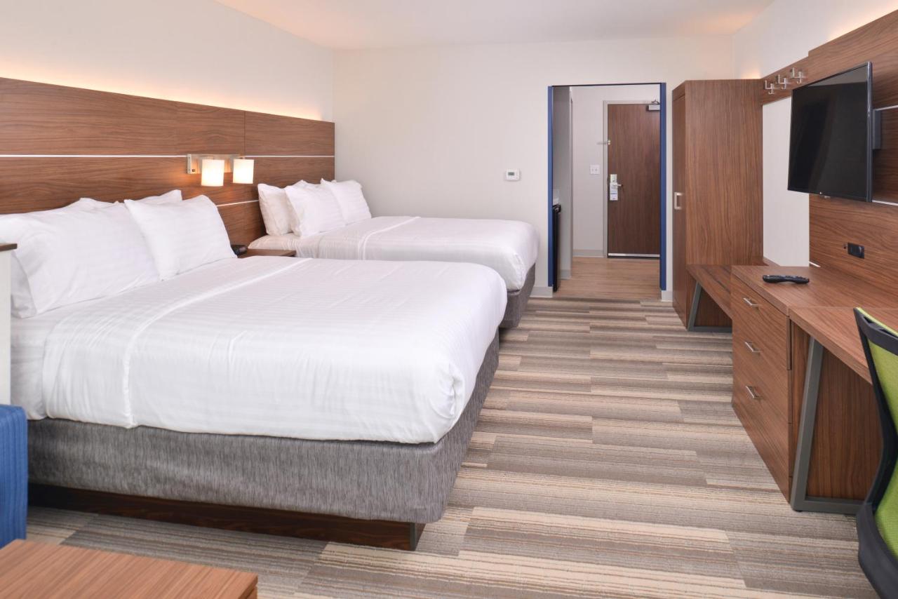 Queen Suite with Two Queen Beds at Holiday Inn Express & Suites Omaha Airport by IHG