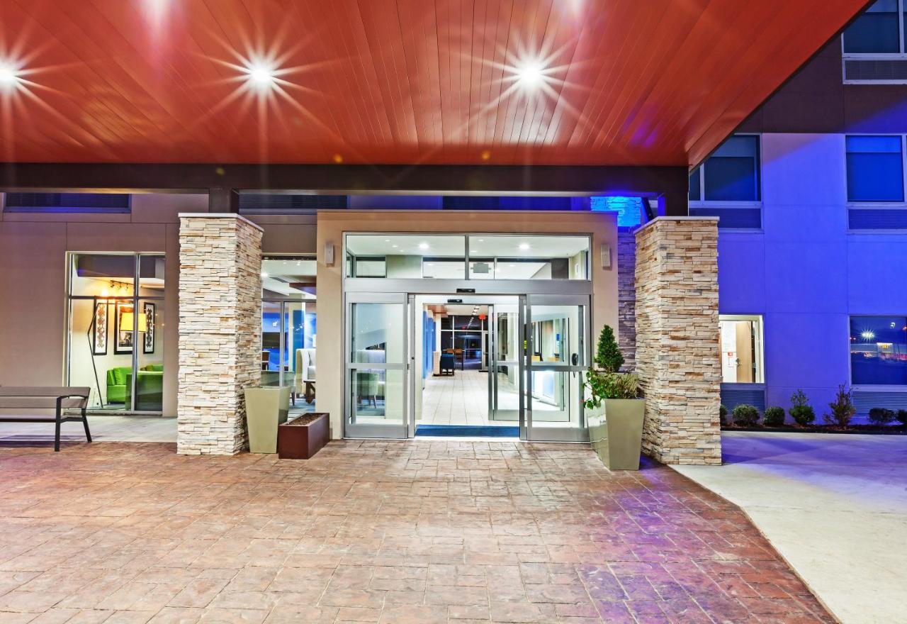  | Holiday Inn Express & Suites Tulsa West - Sand Springs