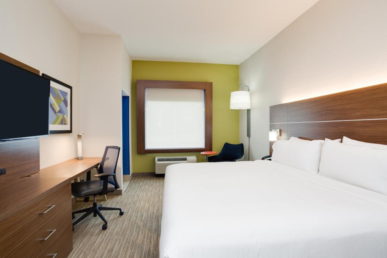 King Room - Hearing Accessible - Roll-in Shower at Holiday Inn Express & Suites Fleming Island, an IHG Hotel