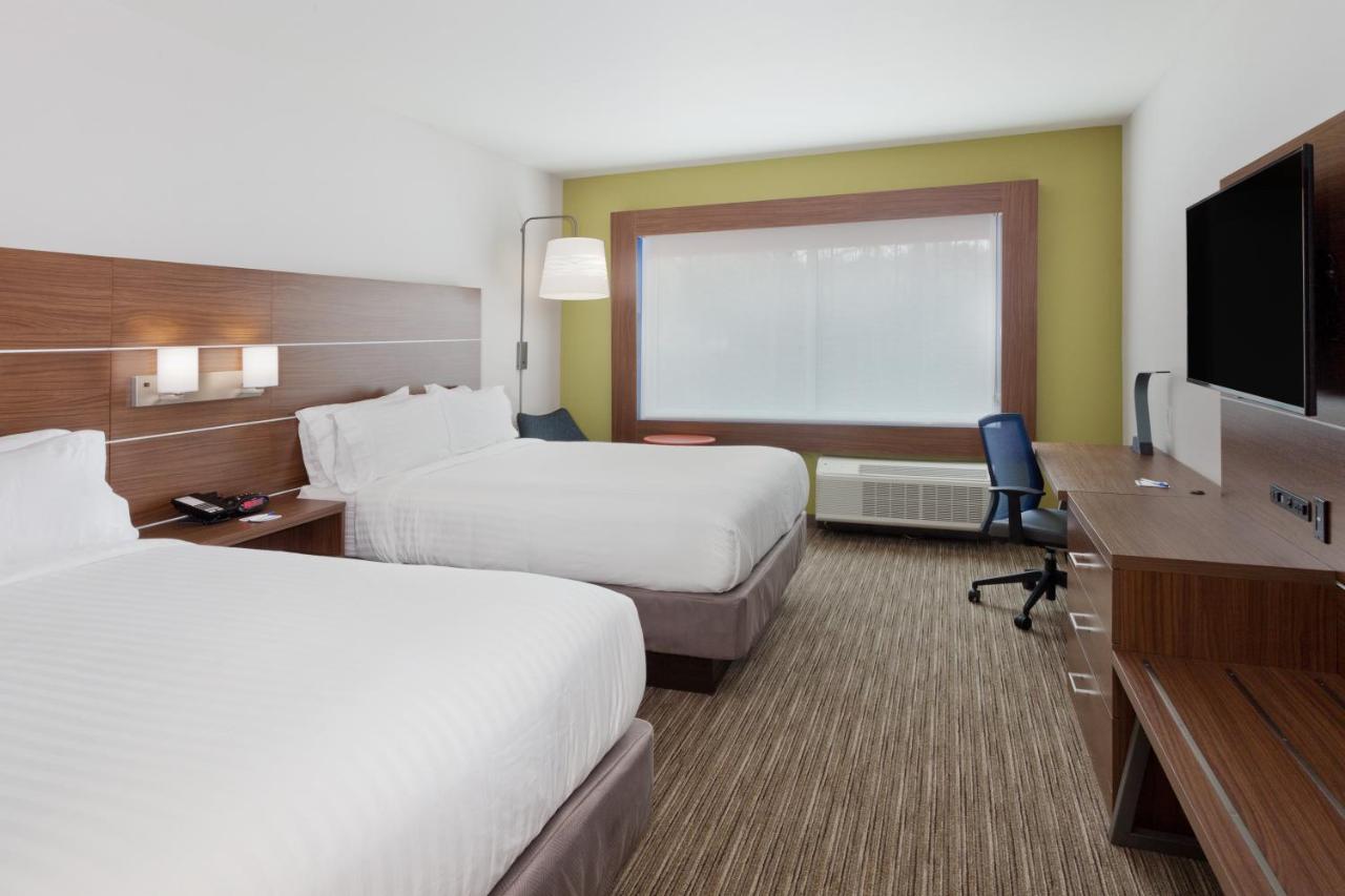 Twin Room - Mobility Accessible at Holiday Inn Express & Suites Cartersville by IHG