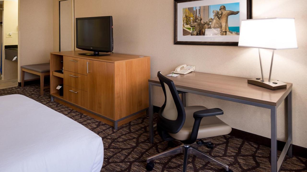King Room - Disability Access at Holiday Inn Hotel & Suites Warren by IHG