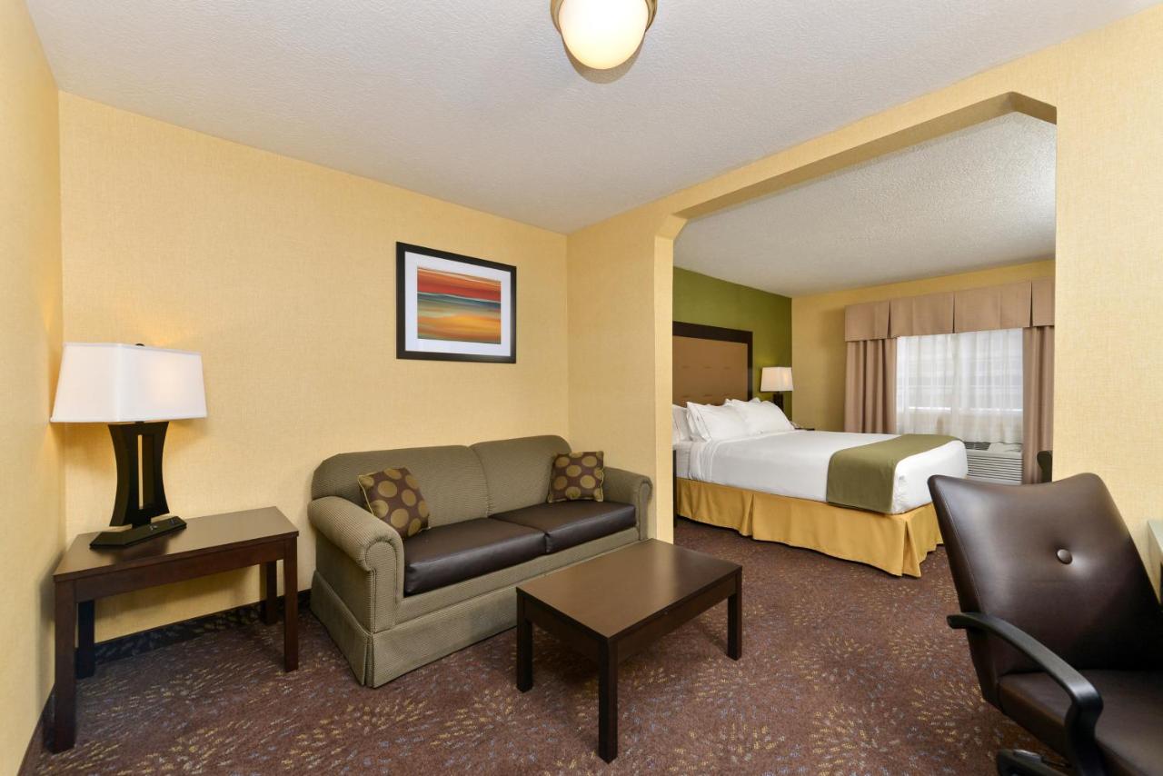 Executive King Room at Holiday Inn Express Hotel & Suites Charlotte, an IHG Hotel