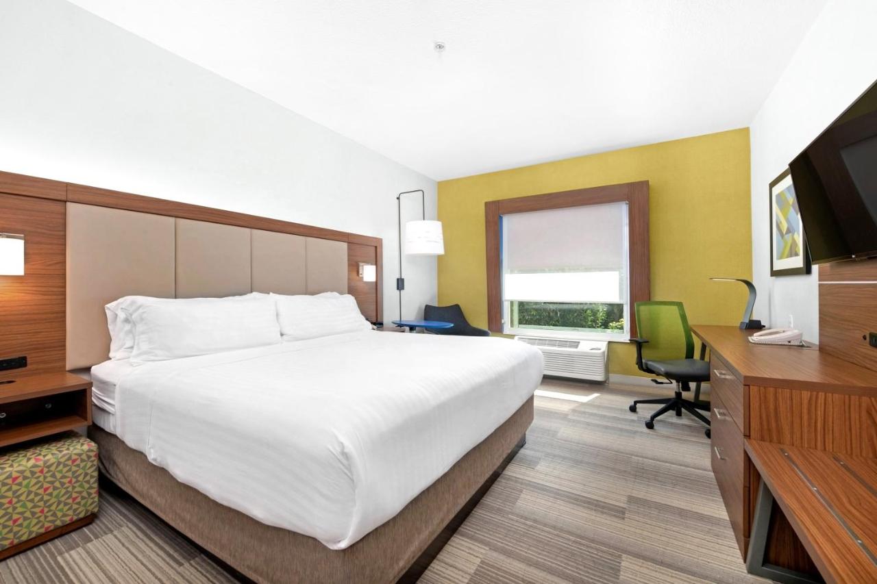 King Room - Non-Smoking at Holiday Inn Express Hotel & Suites Conroe I-45 North by IHG