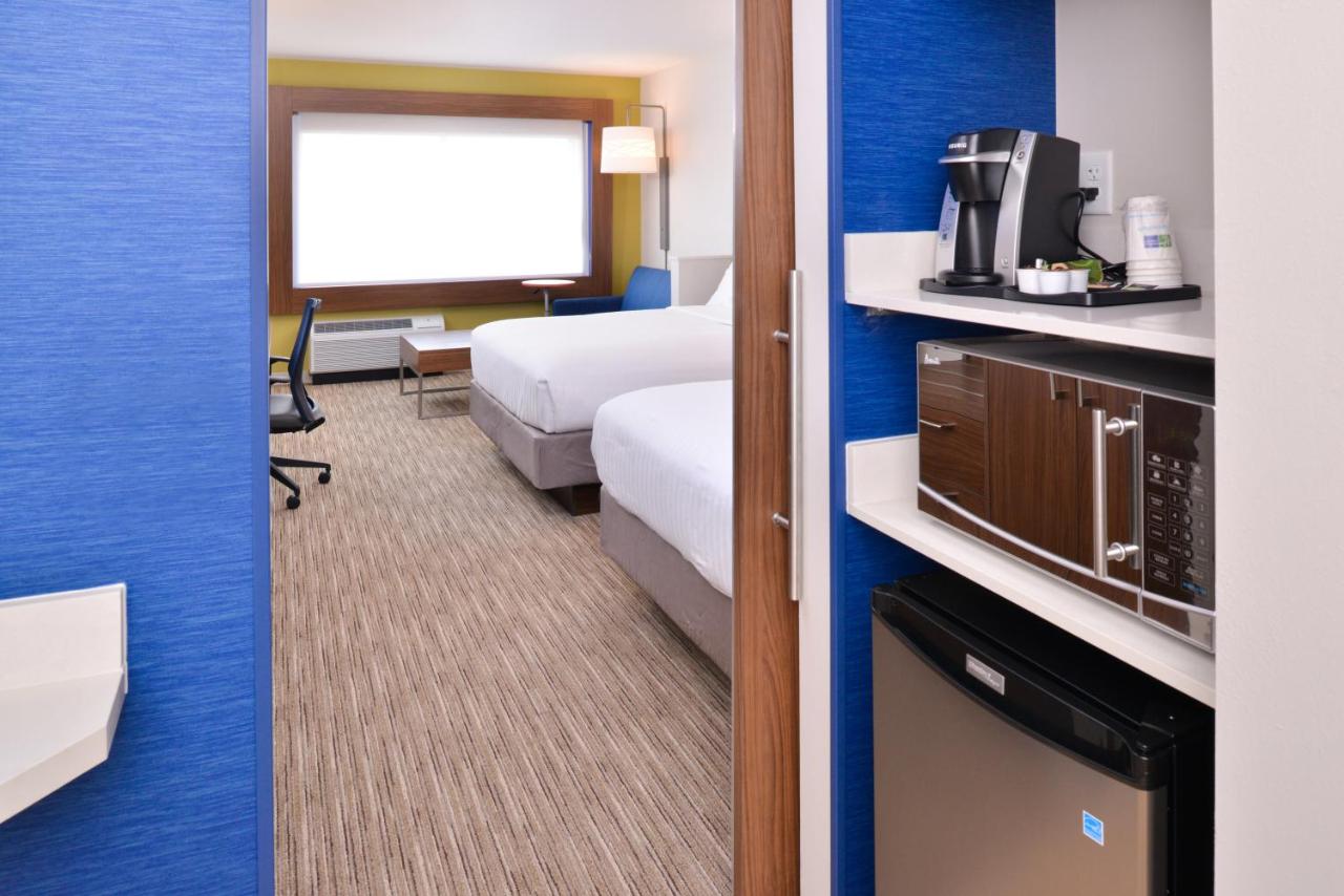 Queen Room at Holiday Inn Express & Suites Madison by IHG