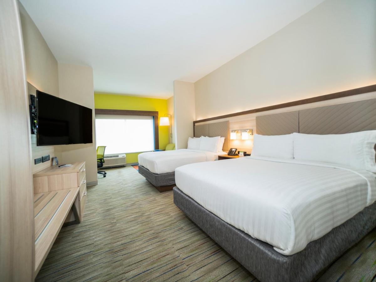 Suite - Hearing Accessible - Non-Smoking at Holiday Inn Express & Suites Southaven Central - Memphis by IHG