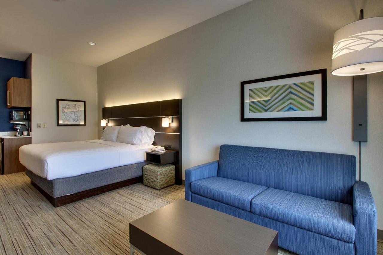 Executive Suite - Non-Smoking at Holiday Inn Express & Suites Morris by IHG