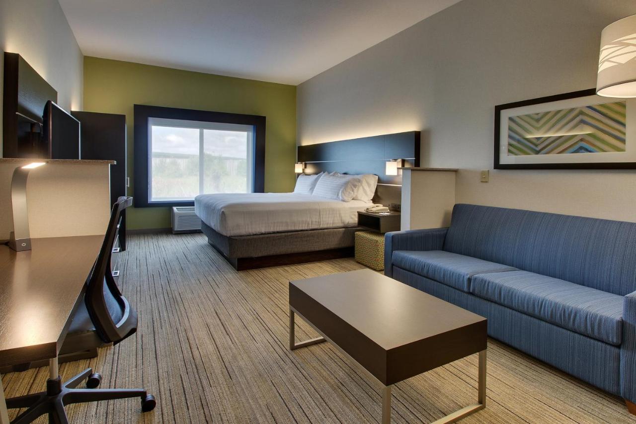 Deluxe King Room - Non-Smoking at Holiday Inn Express & Suites Morris by IHG