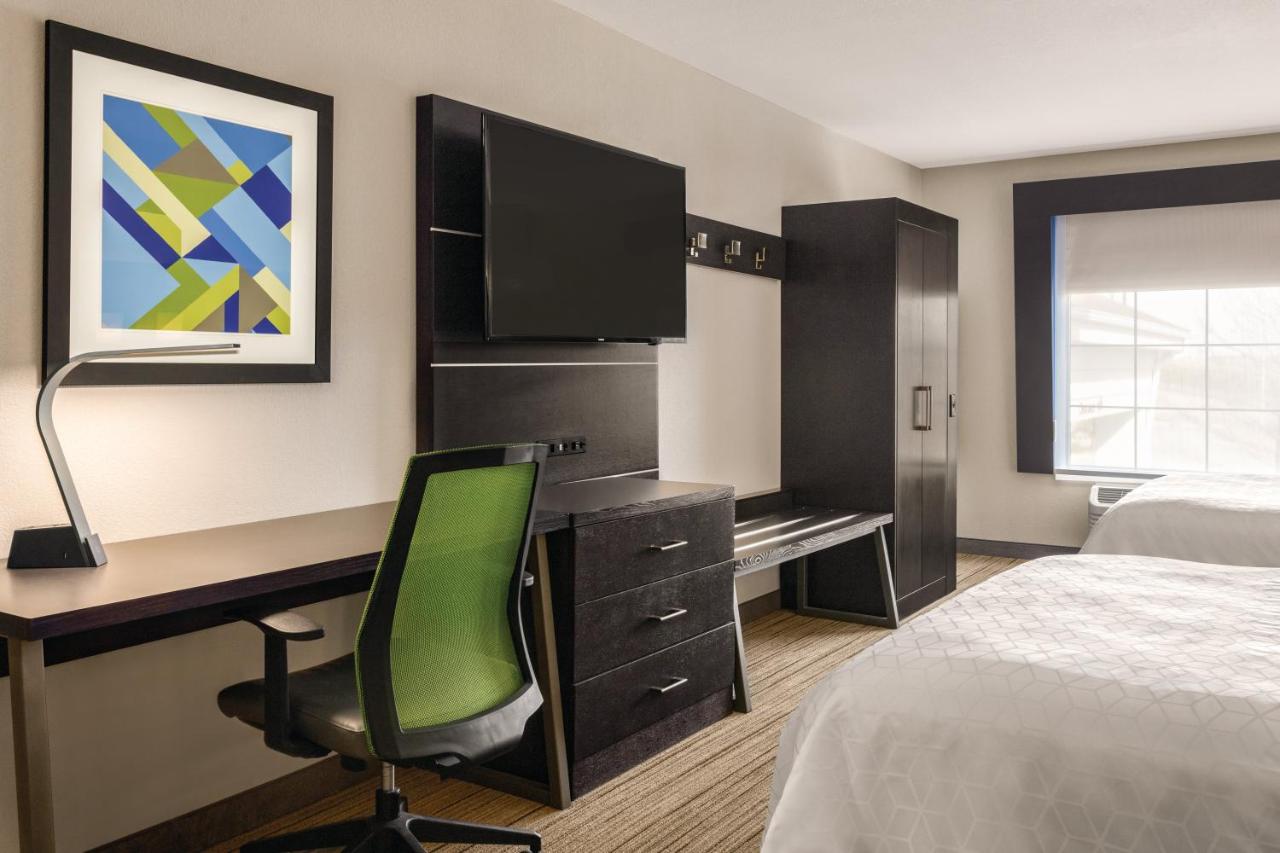 Queen Suite with Sofa Bed - Non-Smoking at Holiday Inn Express Hotel & Suites Lawton-Fort Sill by IHG