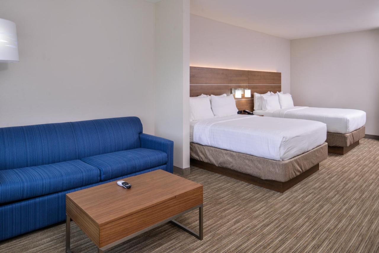 Suite - Non-Smoking at Holiday Inn Express & Suites Siloam Springs by IHG