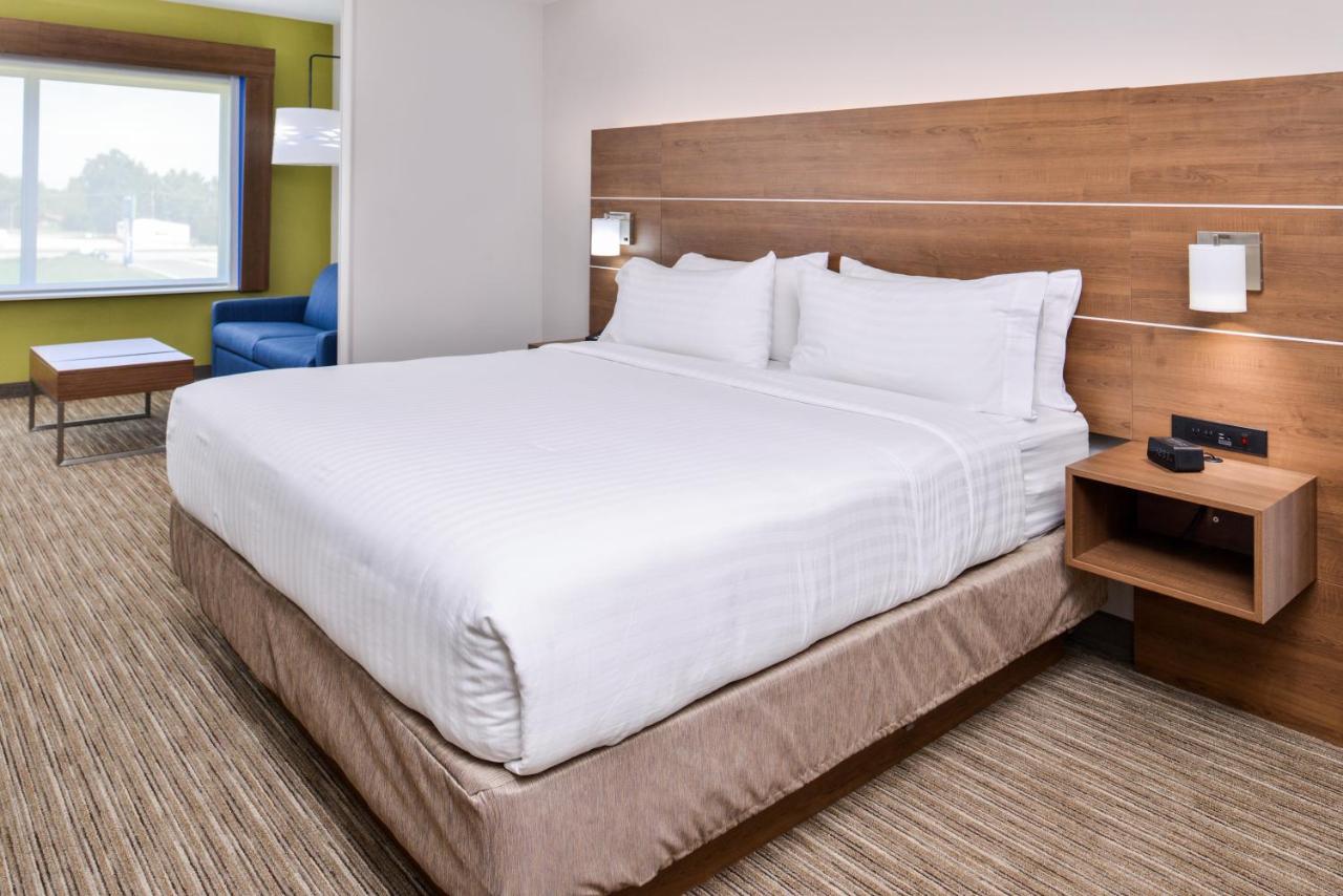Suite at Holiday Inn Express & Suites Siloam Springs by IHG