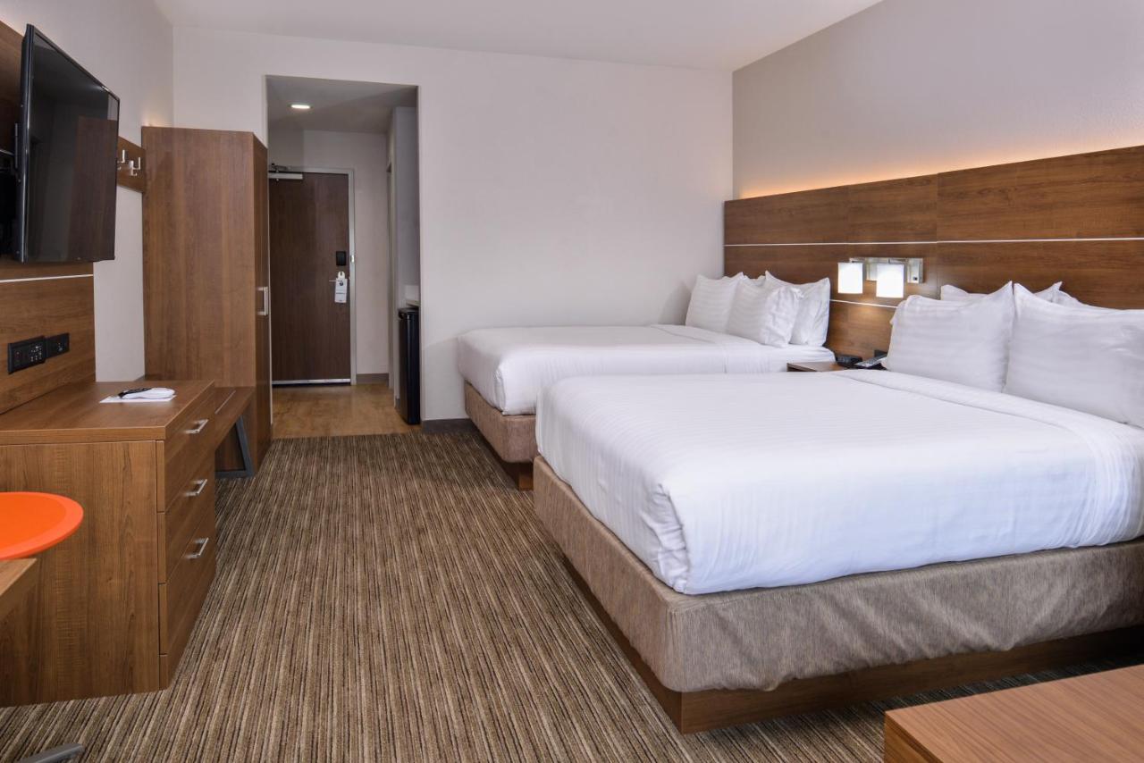 Suite - Non-Smoking at Holiday Inn Express & Suites Siloam Springs by IHG