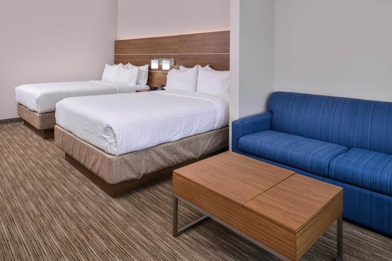 Suite - Non-Smoking at Holiday Inn Express & Suites Siloam Springs by IHG