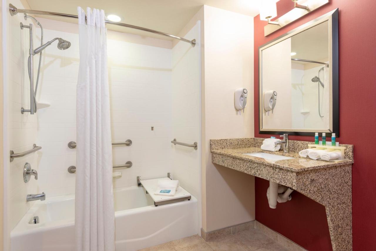 King Room - Mobility Access/Roll in Shower - Non-Smoking at Holiday Inn Express Hotel & Suites New Philadelphia by IHG