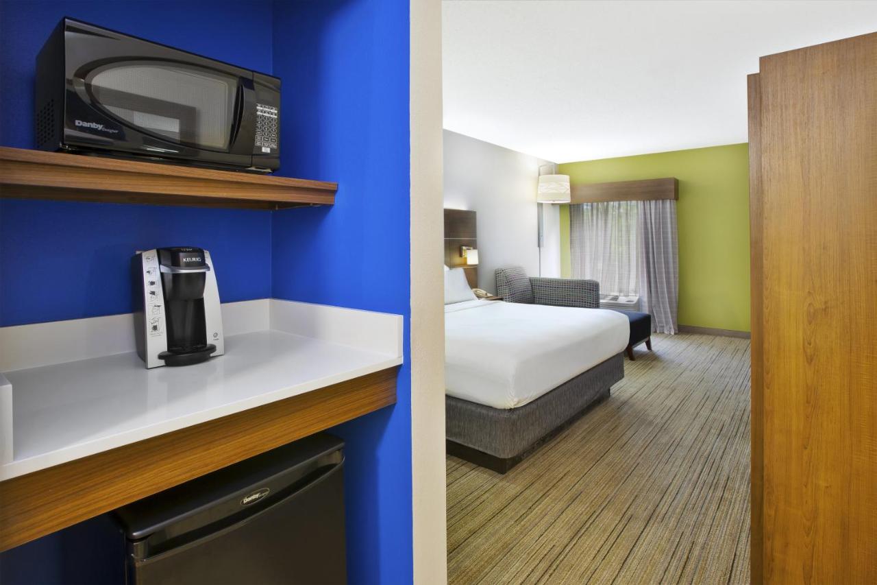 King Room - Non-Smoking at Holiday Inn Express & Suites Milford, an IHG Hotel