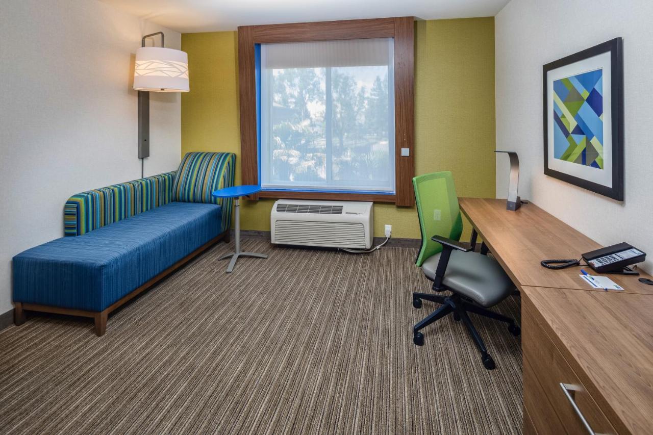 Executive King Room at Holiday Inn Express and Suites Modesto by IHG