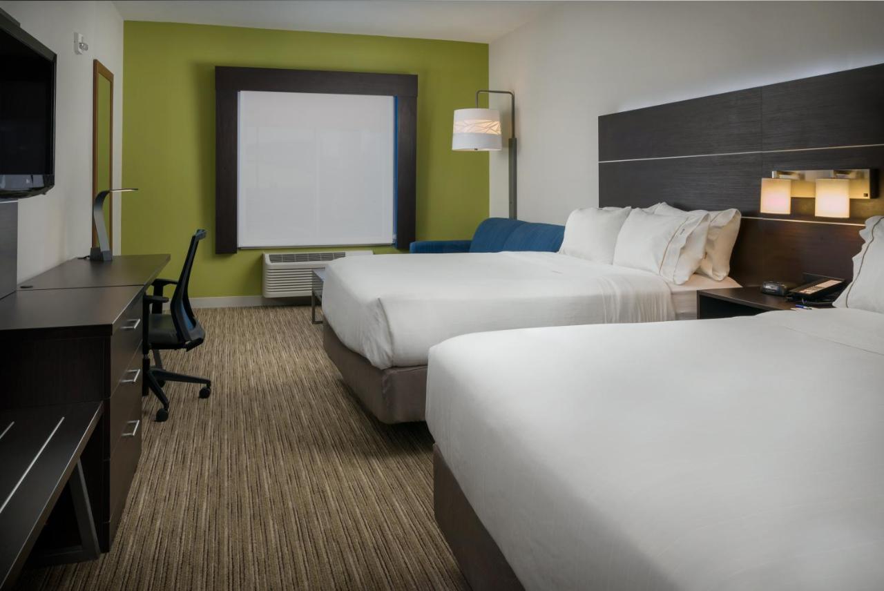 Queen Room with Two Queen Beds - Disability Access at Holiday Inn Express & Suites Lawrence by IHG