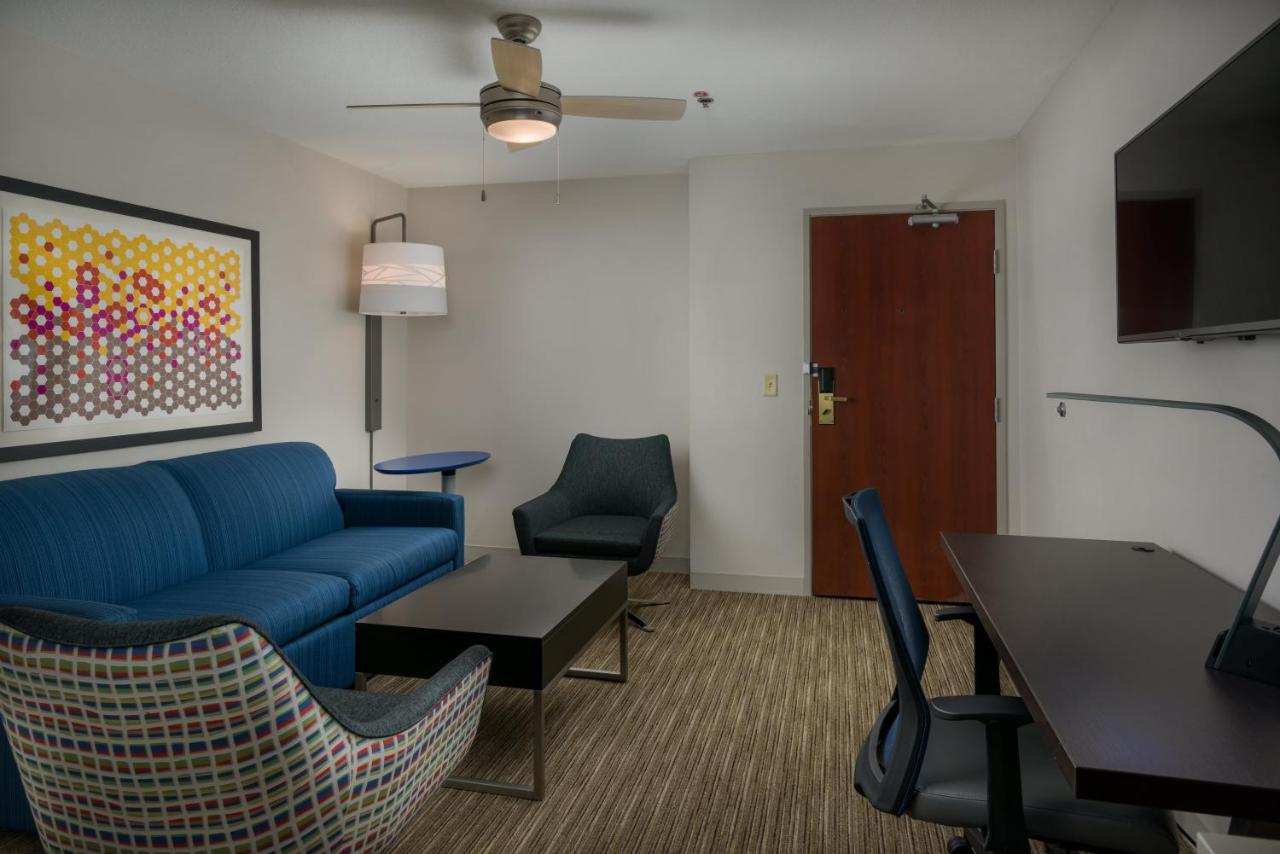 King Suite at Holiday Inn Express & Suites Lawrence by IHG