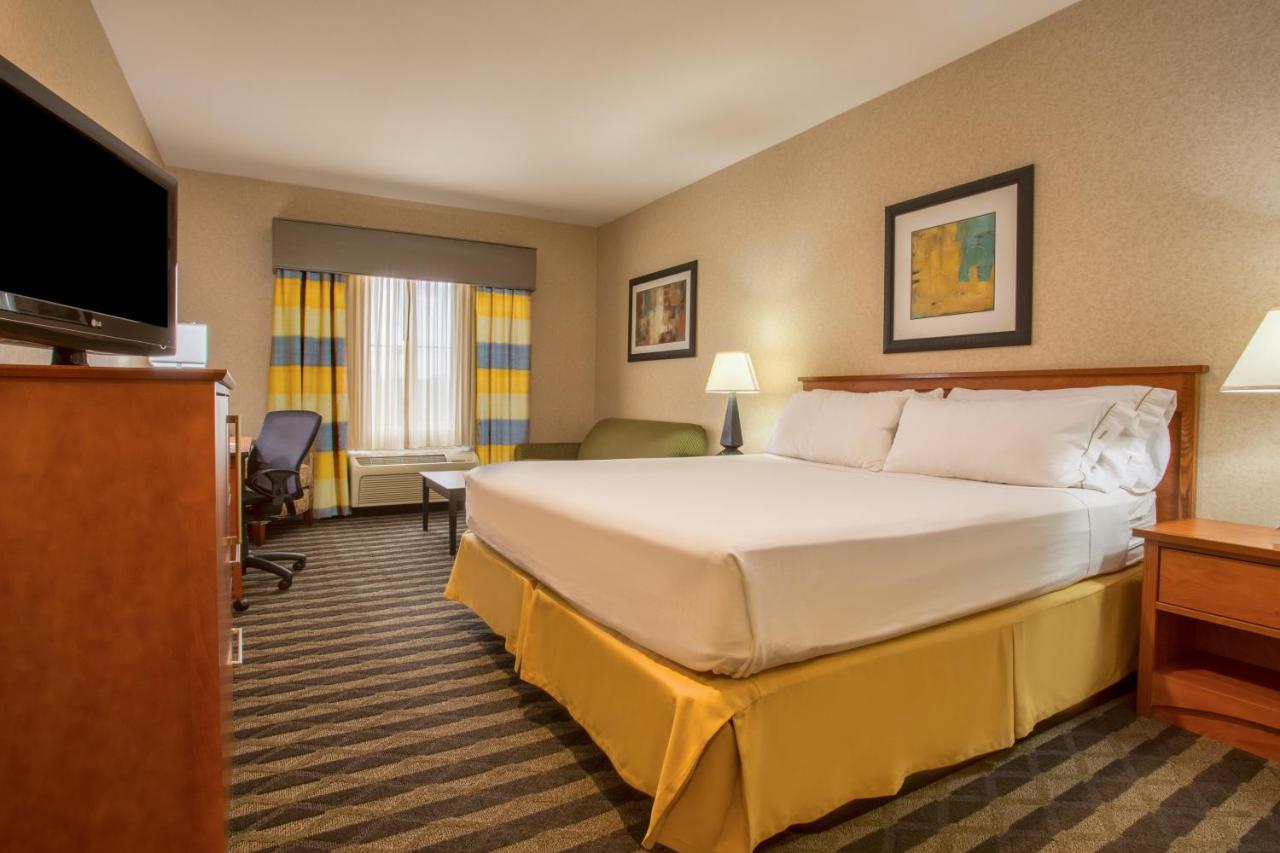 One King And Full Size Sofa Bed - Non-Smoking at Holiday Inn Express Hotel & Suites Manteca by IHG