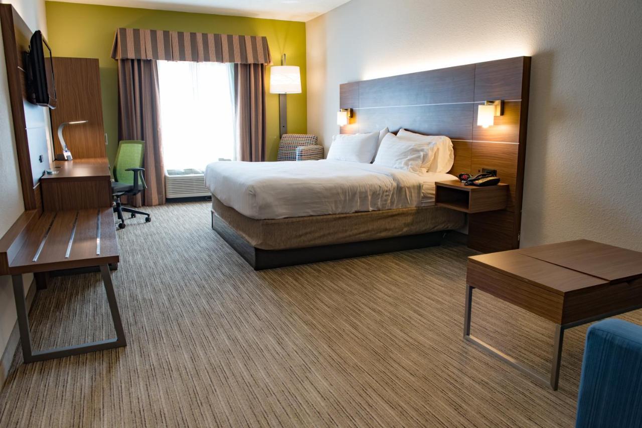 King Room with Sofa Bed - Non-Smoking at Holiday Inn Express & Suites Elkhart by IHG